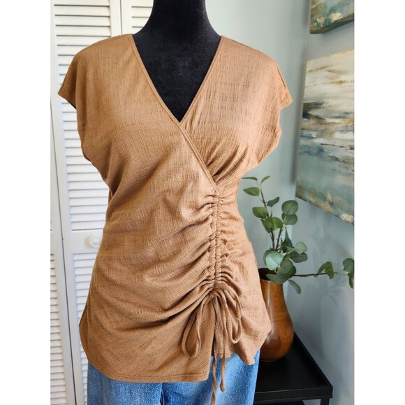 NWT Max Studio Faux Wrap V Neck Tan Cap Sleeve Ruched Top Small - Picture 10 of 10